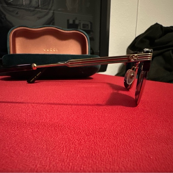 Gucci sunglasses! Unisex